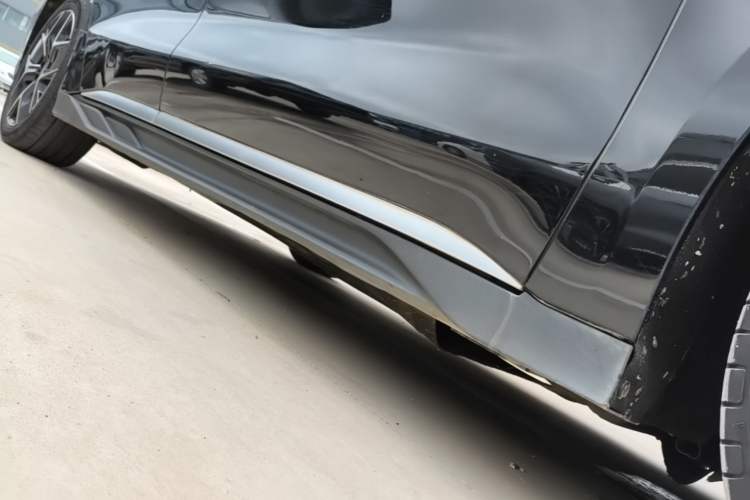 Used BYD Han 2024 EV Glory Edition 605KM Front-Wheel-Drive Premium Model Right Side Sill