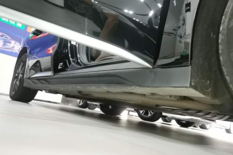 Used BYD Han 2024 DM-i Glory Edition 121KM Prestige Model Right Side Sill