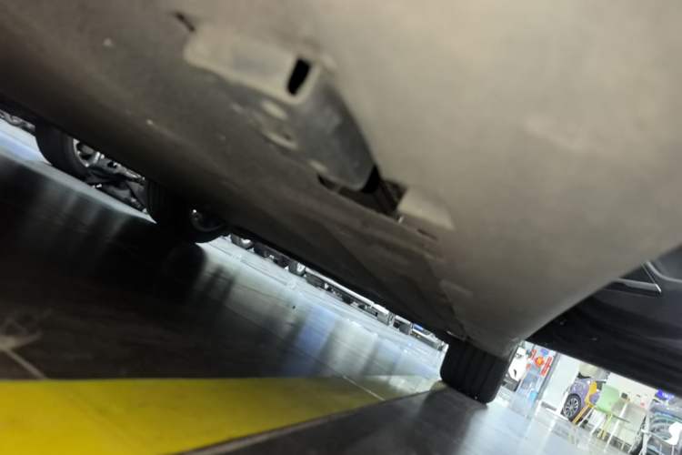 Used BYD Han 2024 EV Glory Edition 506KM Front-Wheel-Drive Premium Model Right Side Sill