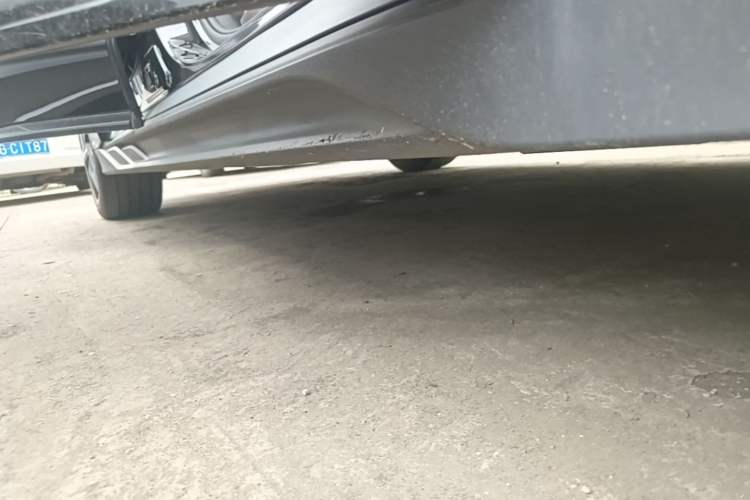 Used BYD Han 2024 EV Glory Edition 605KM Front-Wheel-Drive Premium Model Right Side Sill