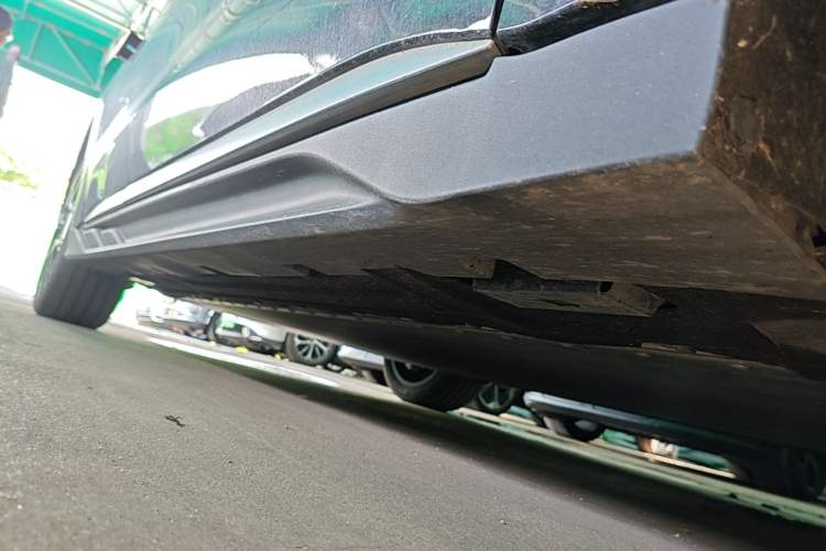 Used BYD Han 2024 EV Glory Edition 605KM Front-Wheel-Drive Premium Model Right Side Sill