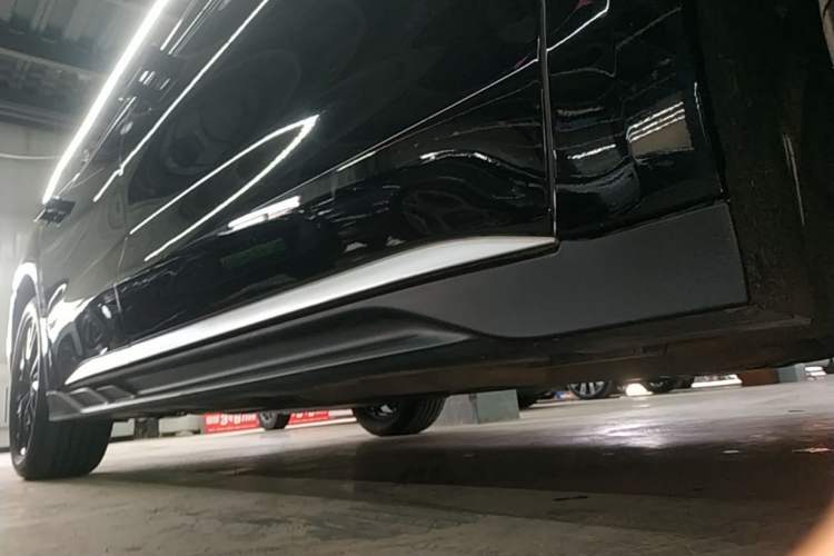 Used BYD Han 2024 DM-i Glory Edition 121KM Prestige Model Right Side Sill