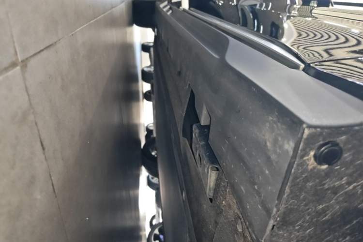 Used BYD Han 2024 EV Glory Edition 506KM Front-Wheel-Drive Premium Model Right Side Sill