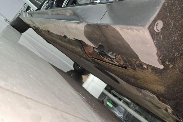 Used BYD Han 2024 EV Glory Edition 506KM Front-Wheel-Drive Premium Model Right Side Sill
