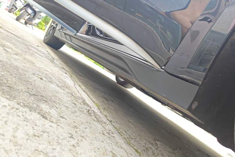 Used BYD Han 2024 EV Glory Edition 610 km All-Wheel Drive "Tian Shen Zhi Jia" Intelligent Driving Model Right Side Sill