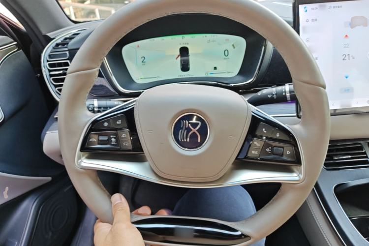 Used BYD Han 2024 DM-i Glory Edition 121KM Premium Model Steering Wheel