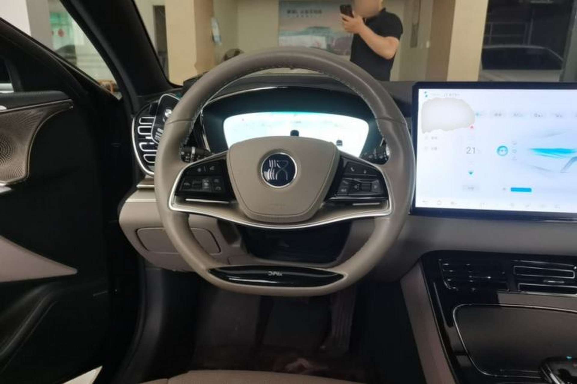 Used BYD Han 2024 EV Glory Edition 605KM Front-Wheel-Drive Premium Model Steering Wheel
