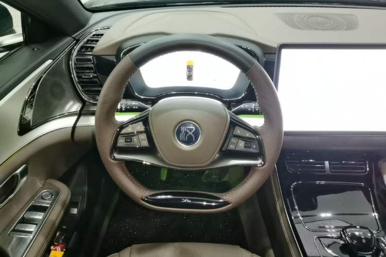 Used BYD Han 2024 DM-i Glory Edition 121KM Prestige Model Steering Wheel