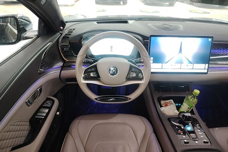 Used BYD Han 2024 EV Glory Edition 610 km All-Wheel Drive "Tian Shen Zhi Jia" Intelligent Driving Model Steering Wheel