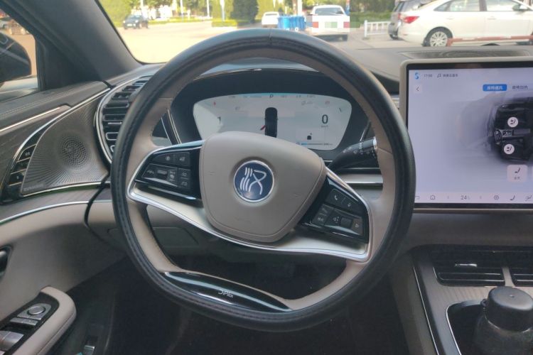 Used BYD Han 2024 DM-i Glory Edition 121KM Premium Model Steering Wheel