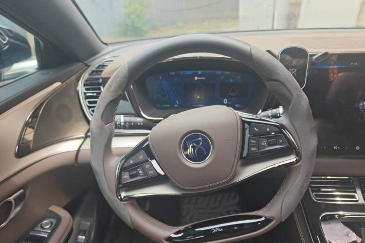 Used BYD Han 2024 DM-i Glory Edition 121KM Prestige Model Steering Wheel