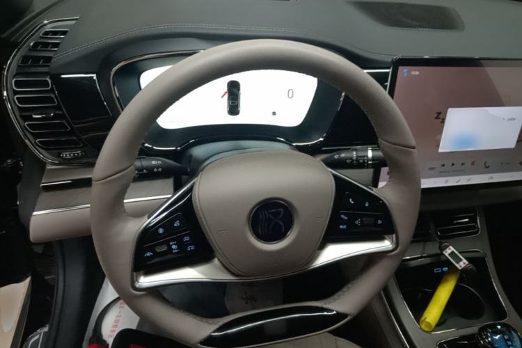Used BYD Han 2024 DM-i Glory Edition 200KM Flagship Model Steering Wheel