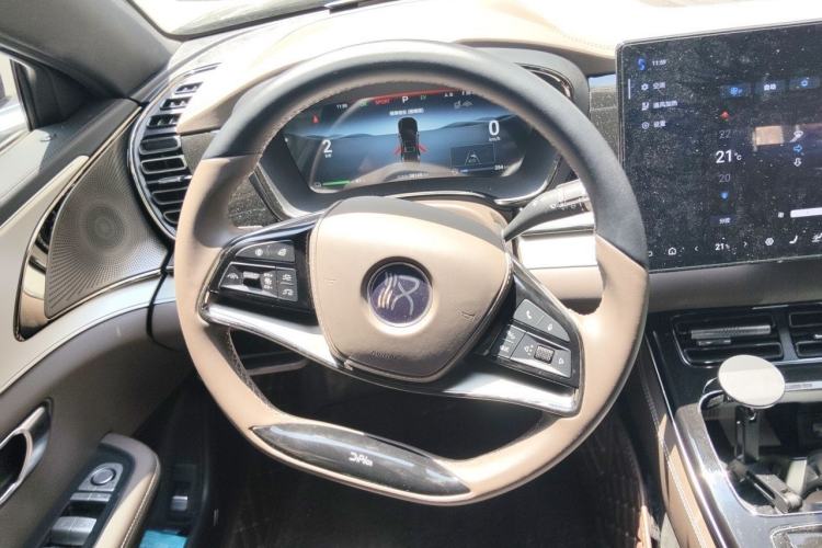 Used BYD Han 2024 DM-i Glory Edition 121KM Elite Model Steering Wheel