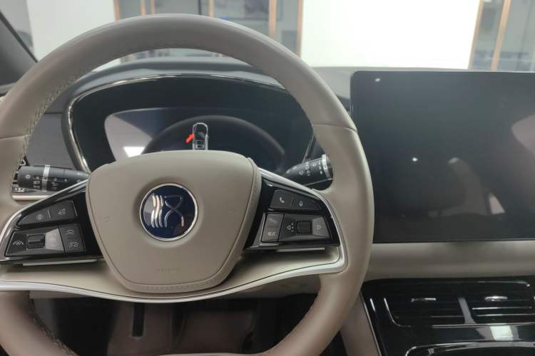 Used BYD Han 2024 EV Glory Edition 605KM Front-Wheel-Drive Premium Model Steering Wheel