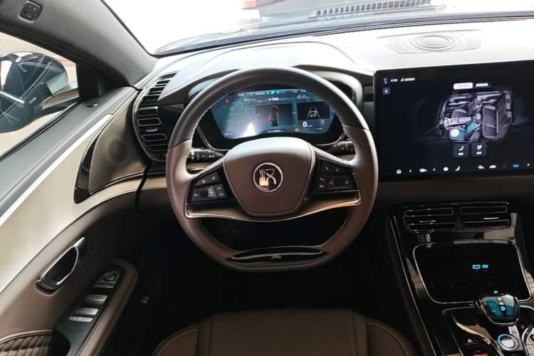 Used BYD Han 2024 DM-i Glory Edition 121KM Elite Model Steering Wheel