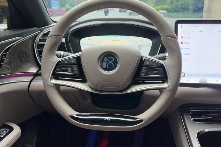 Used BYD Han 2024 DM-i Glory Edition 200KM Flagship Model Steering Wheel