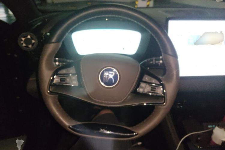 Used BYD Han 2024 EV Glory Edition 605KM Front-Wheel-Drive Premium Model Steering Wheel
