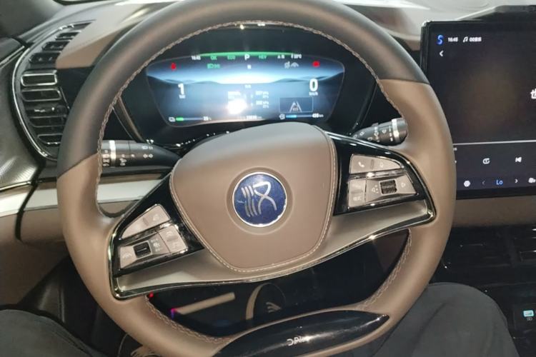 Used BYD Han 2024 DM-i Glory Edition 121KM Elite Model Steering Wheel