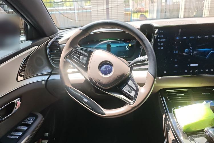 Used BYD Han 2024 EV Glory Edition 506KM Front-Wheel-Drive Premium Model Steering Wheel