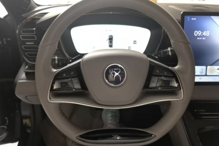 Used BYD Han 2024 EV Glory Edition 610 km All-Wheel Drive "Tian Shen Zhi Jia" Intelligent Driving Model Steering Wheel
