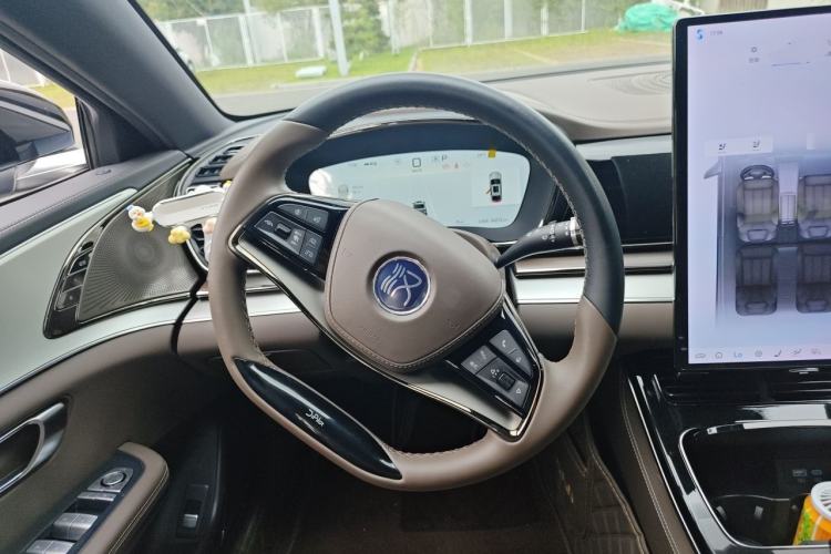 Used BYD Han 2024 DM-i Glory Edition 121KM Prestige Model Steering Wheel