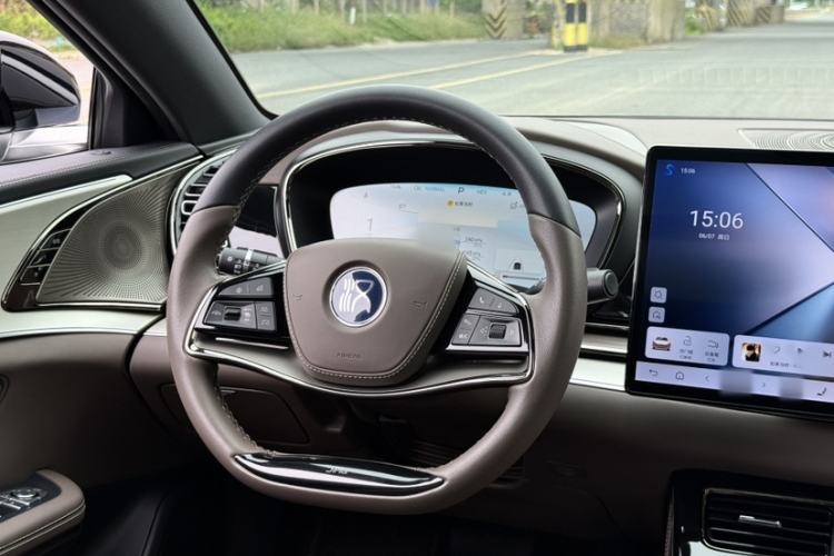 Used BYD Han 2024 DM-i Glory Edition 121KM Prestige Model Steering Wheel