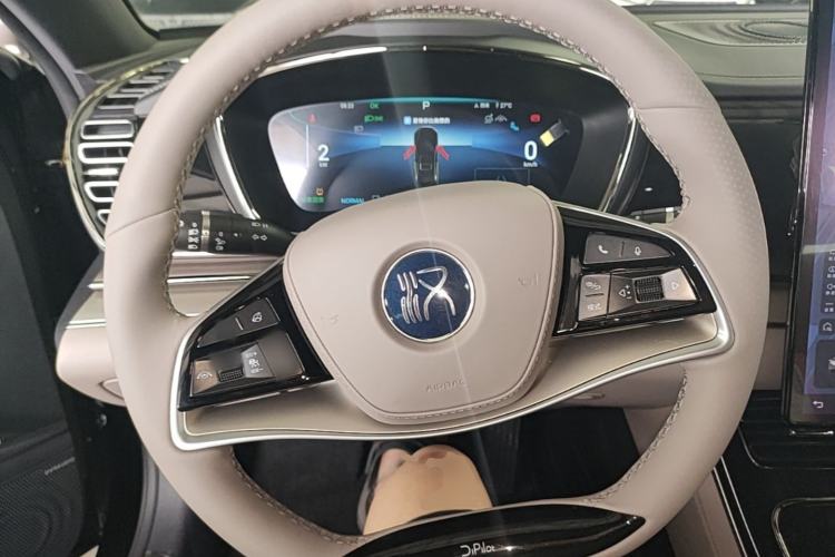 Used BYD Han 2024 EV Glory Edition 605KM Front-Wheel-Drive Premium Model Steering Wheel