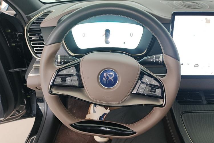 Used BYD Han 2024 DM-i Glory Edition 121KM Elite Model Steering Wheel