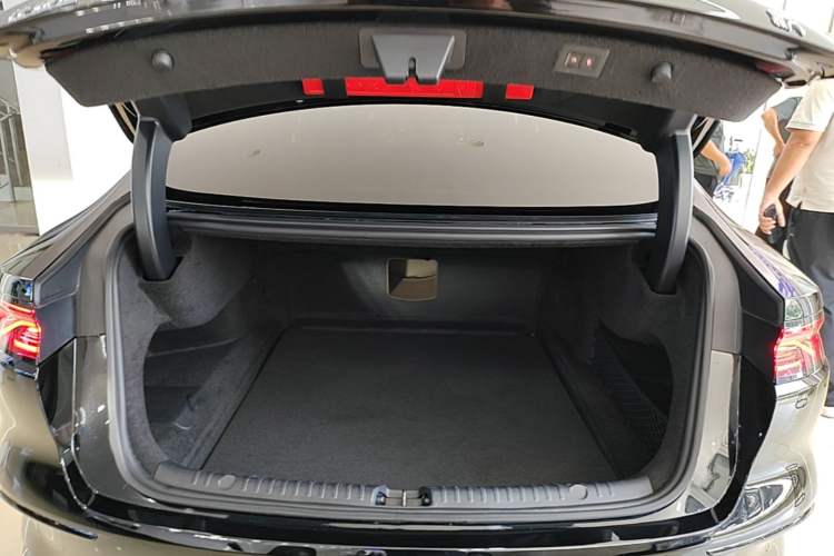 Used BYD Han 2024 EV Glory Edition 506KM Front-Wheel-Drive Premium Model Trunk