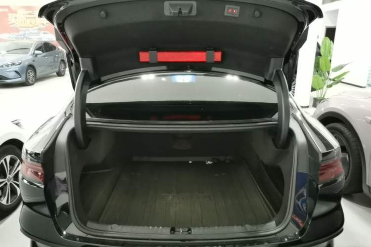 Used BYD Han 2024 DM-i Glory Edition 121KM Prestige Model Trunk