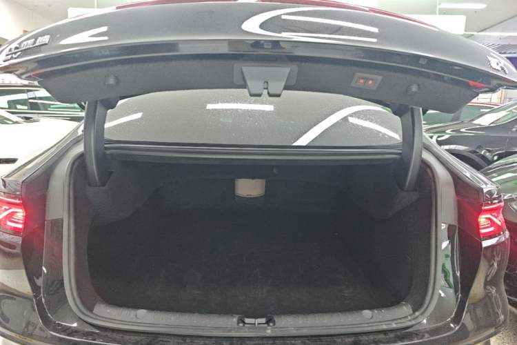 Used BYD Han 2024 EV Glory Edition 605KM Front-Wheel-Drive Premium Model Trunk