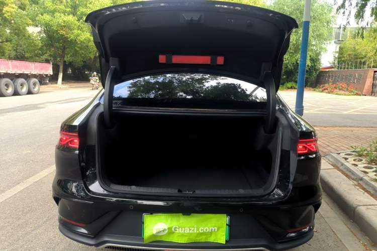 Used BYD Han 2024 DM-i Glory Edition 121KM Prestige Model Trunk