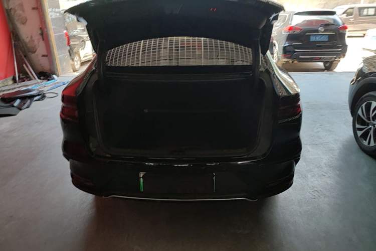 Used BYD Han 2024 DM-i Glory Edition 121KM Elite Model Trunk