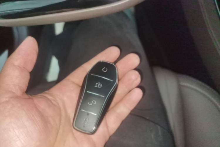 Used BYD Han 2024 EV Glory Edition 605KM Front-Wheel-Drive Premium Model Vehicle Key