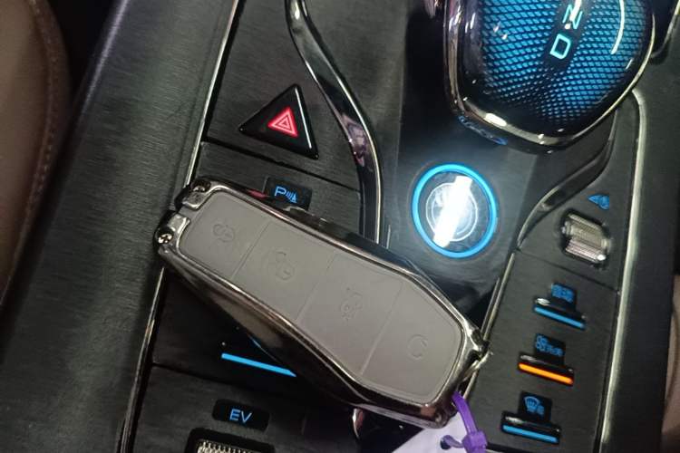 Used BYD Han 2024 DM-i Glory Edition 121KM Elite Model Vehicle Key
