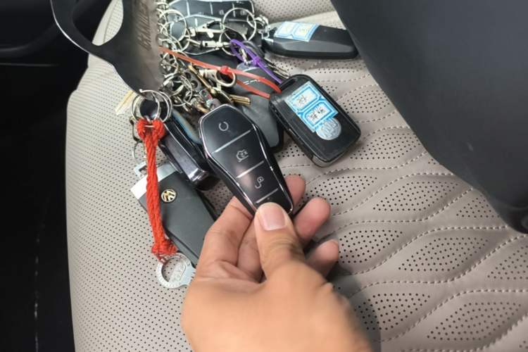 Used BYD Han 2024 DM-i Glory Edition 121KM Prestige Model Vehicle Key