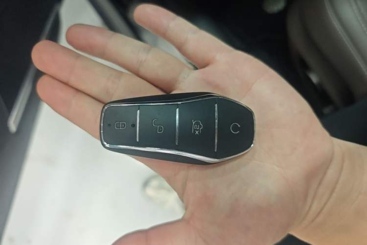 Used BYD Han 2024 DM-i Glory Edition 121KM Prestige Model Vehicle Key
