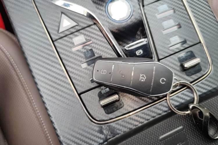 Used BYD Han 2024 EV Glory Edition 506KM Front-Wheel-Drive Premium Model Vehicle Key