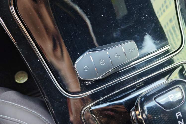 Used BYD Han 2024 DM-i Glory Edition 121KM Prestige Model Vehicle Key
