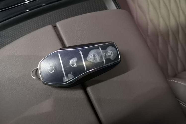 Used BYD Han 2024 EV Glory Edition 506KM Front-Wheel-Drive Premium Model Vehicle Key