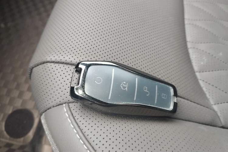 Used BYD Han 2024 EV Glory Edition 506KM Front-Wheel-Drive Premium Model Vehicle Key