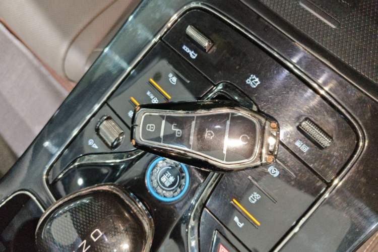 Used BYD Han 2024 EV Glory Edition 506KM Front-Wheel-Drive Premium Model Vehicle Key