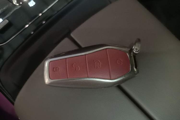 Used BYD Han 2024 EV Glory Edition 605KM Front-Wheel-Drive Premium Model Vehicle Key