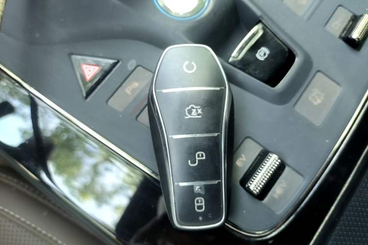 Used BYD Han 2024 DM-i Glory Edition 121KM Prestige Model Vehicle Key