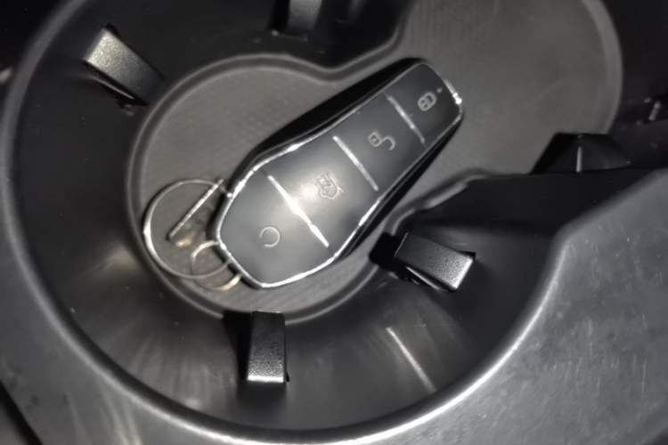 Used BYD Han 2024 EV Glory Edition 610 km All-Wheel Drive "Tian Shen Zhi Jia" Intelligent Driving Model Vehicle Key