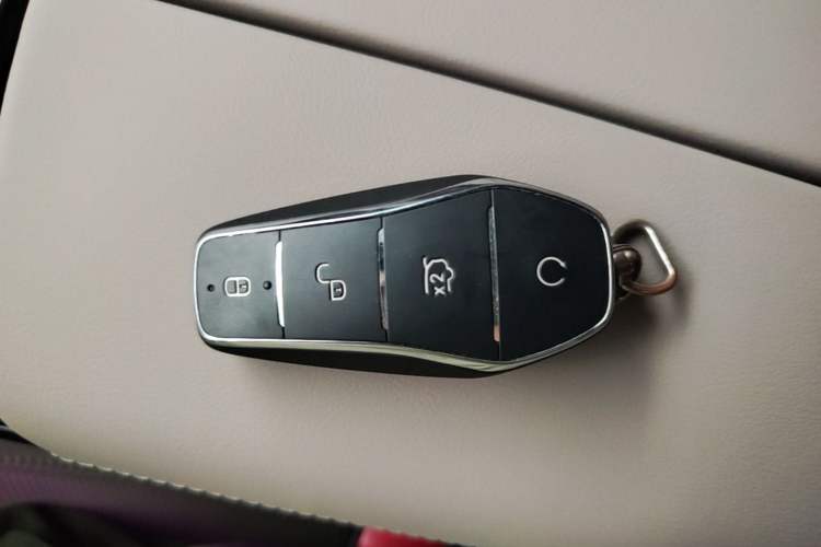 Used BYD Han 2024 EV Glory Edition 605KM Front-Wheel-Drive Premium Model Vehicle Key