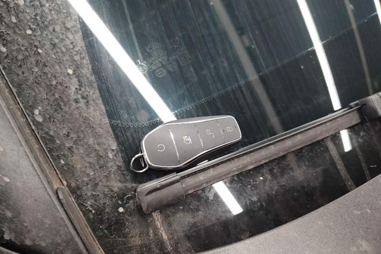 Used BYD Han 2024 DM-i Glory Edition 121KM Premium Model Vehicle Key