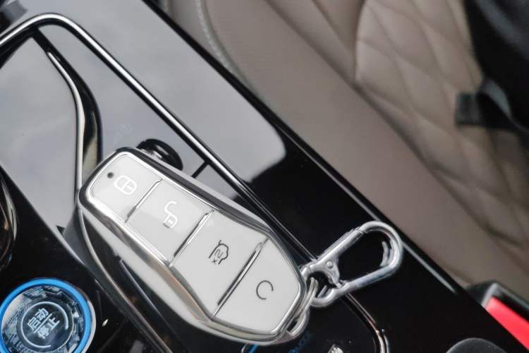 Used BYD Han 2024 EV Glory Edition 506KM Front-Wheel-Drive Premium Model Vehicle Key