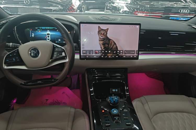 Used BYD Han 2024 DM-i Glory Edition 121KM Prestige Model Audio And AC Panel