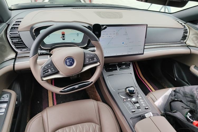 Used BYD Han 2024 DM-i Glory Edition 121KM Prestige Model Center Console